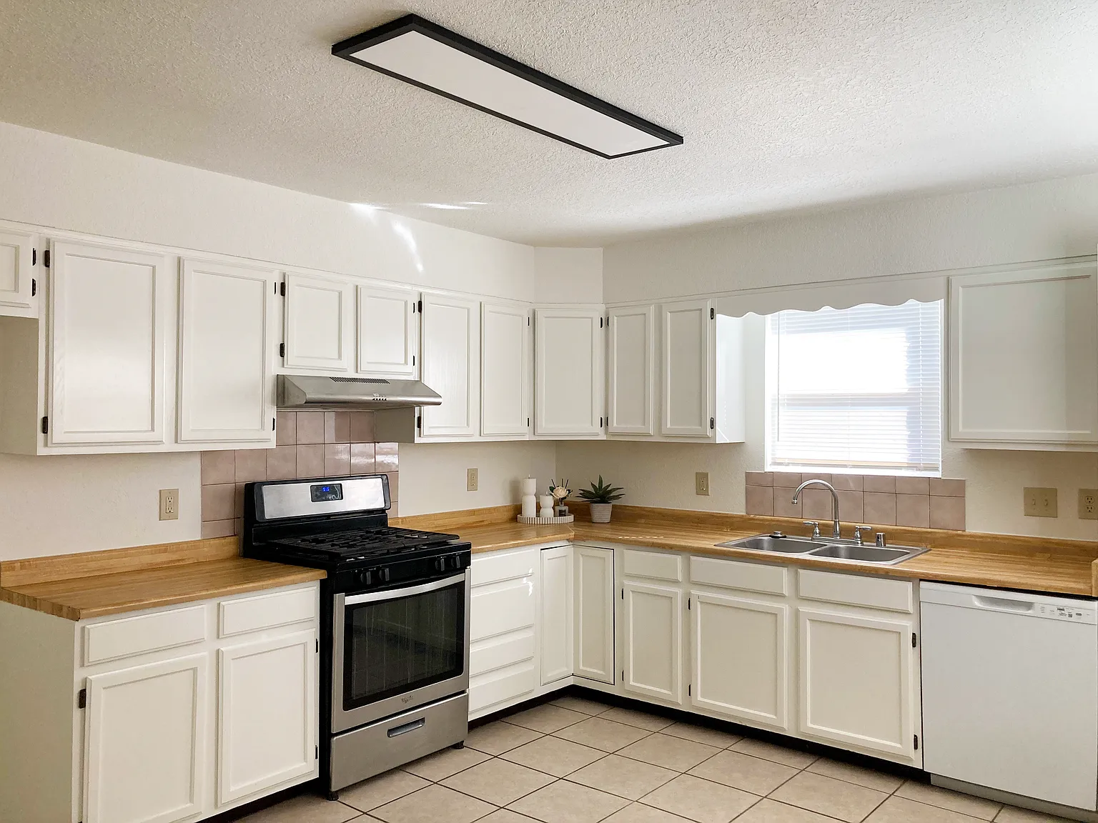 3 bed, 1865 sqft, $1,740 — Photo 3