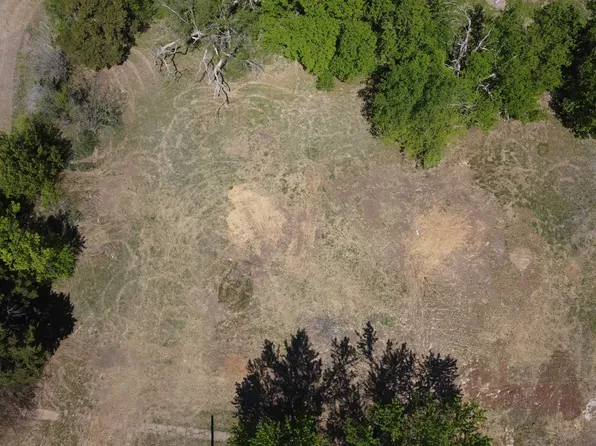 715 W 3rd St, Wellington, KS 67152