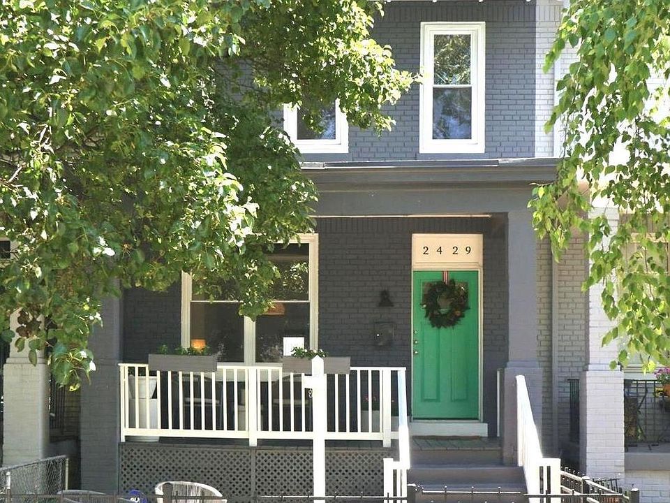 1st image of 2429 3rd St NE
