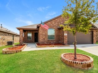 832 Wylie St, Crowley, TX 76036