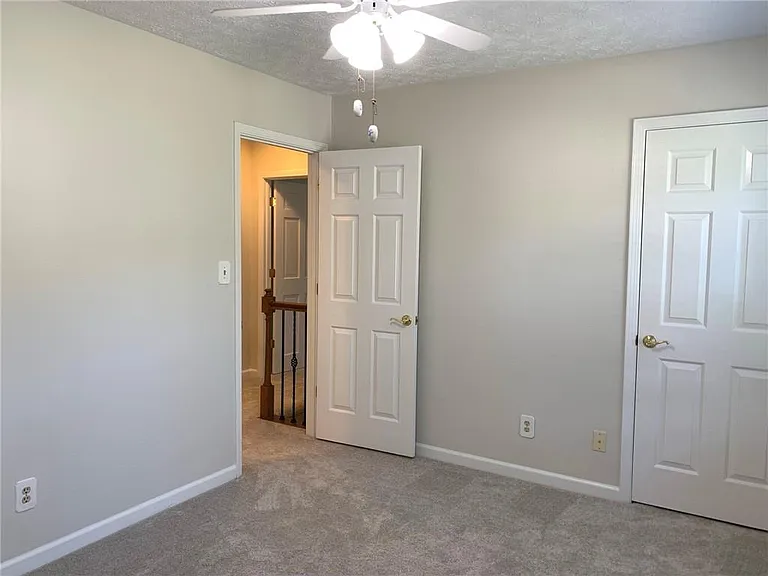 4536 Woodlawn Lake Dr — Photo 40