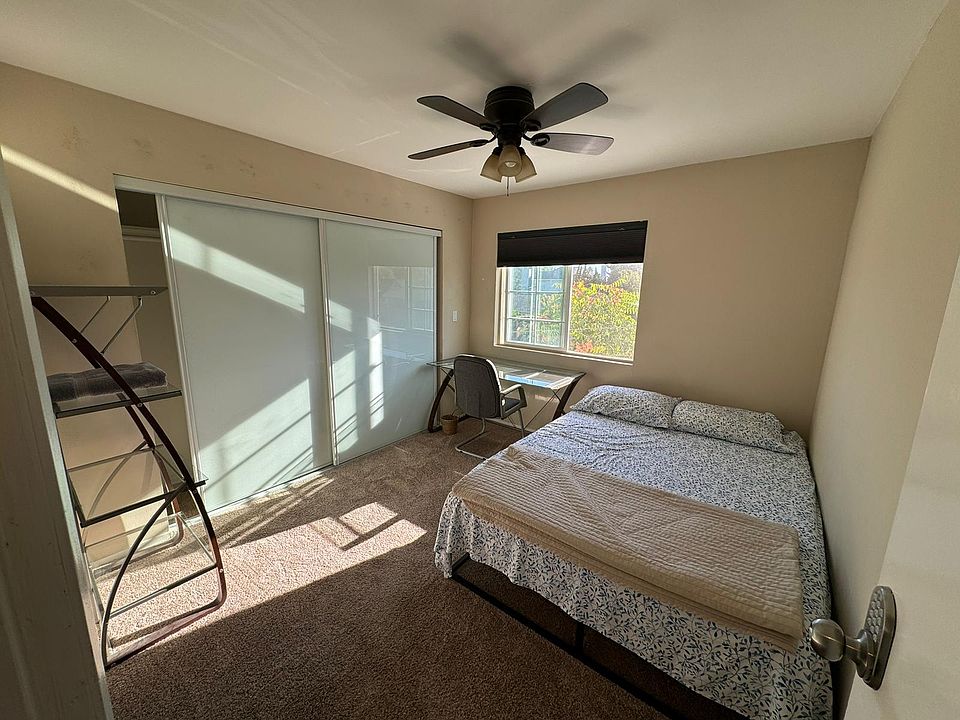 1st image of 598 Hamilton Ave #4