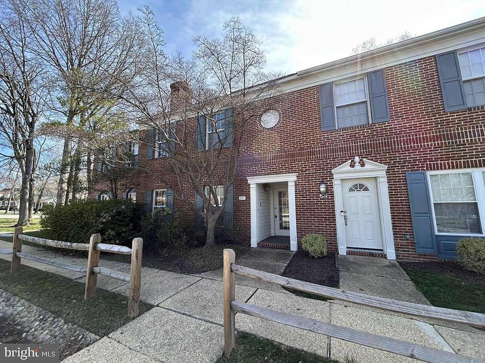 1st image of 251 Heather Ct