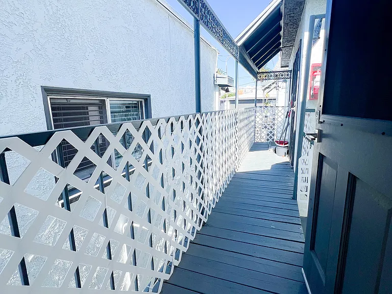 1026 E Broadway #1038 — Photo 24