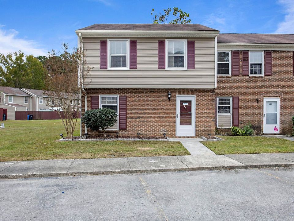1st image of 121 King George Ct
