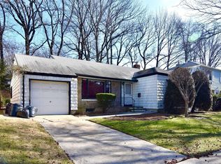 6421 214th St, Bayside, NY 11364