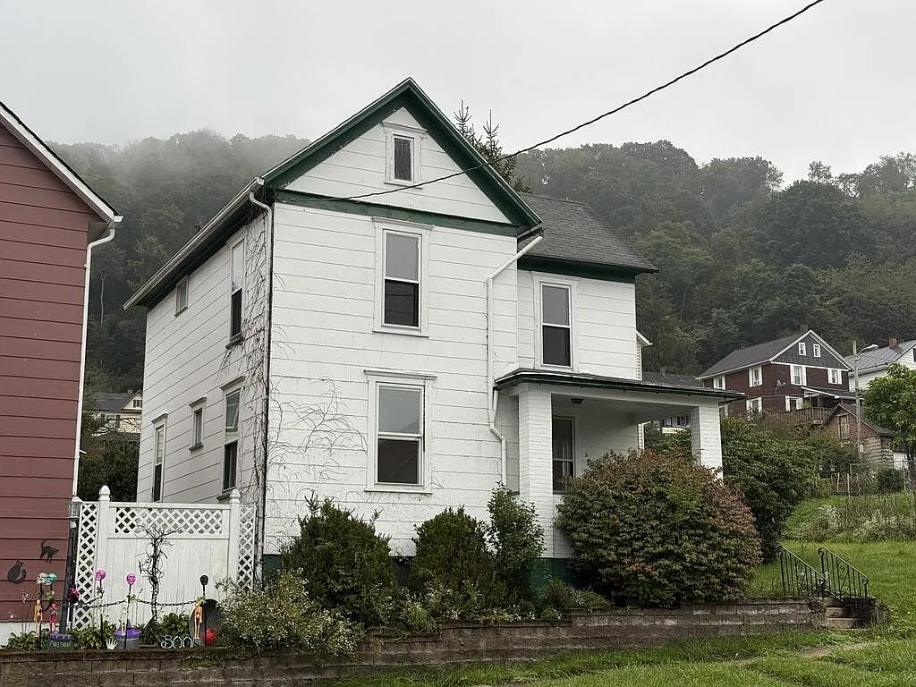3 bed, 1.0 bath, $1,100 — Photo 3