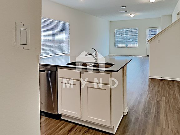 5th image of 6514 Laurencia Pl