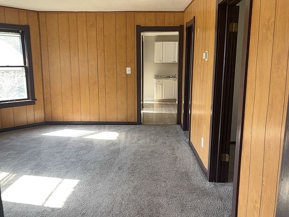 5th image of 3621 Sackett Ave #Up