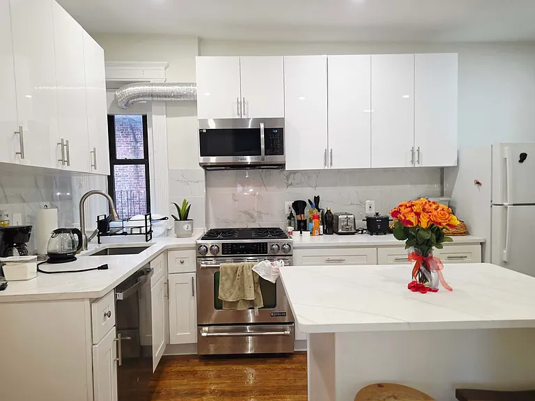 1258 Commonwealth Ave — Photo 16