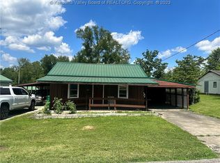 306 Lynn St, Hurricane, WV 25526