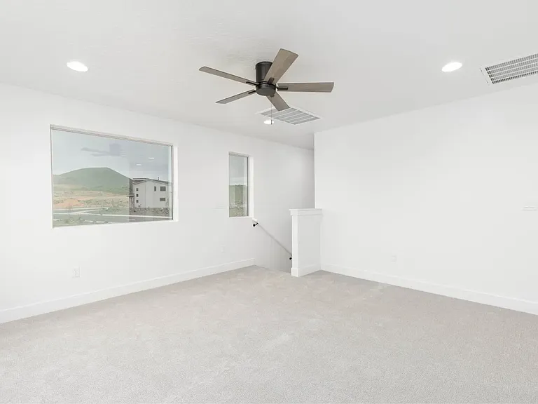 2862 W 500 N — Photo 25