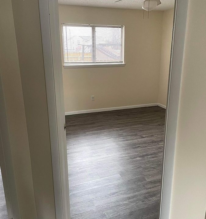 1st image of 4789 Dadson Ct #101