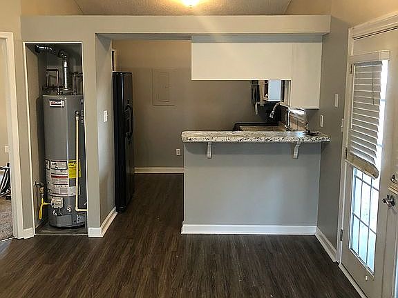 3rd image of 2410 Haviland Dr