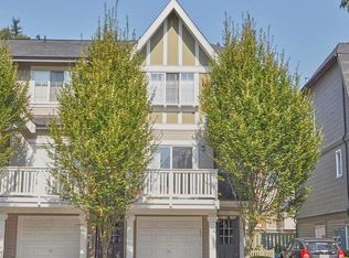 18268 NE 97th Way UNIT 105, Redmond, WA 98052