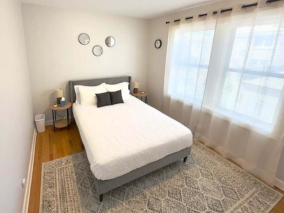 1st image of 6437-43 N Hamilton Ave #2F