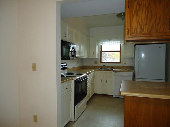 Great Kitchen with all appliances
