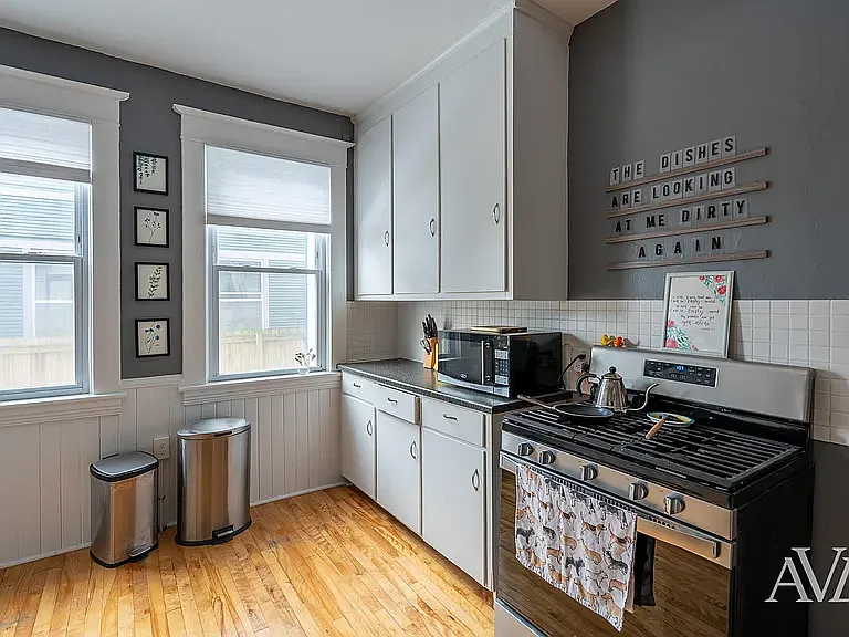 618 Hawthorne St NE #1 — Photo 5