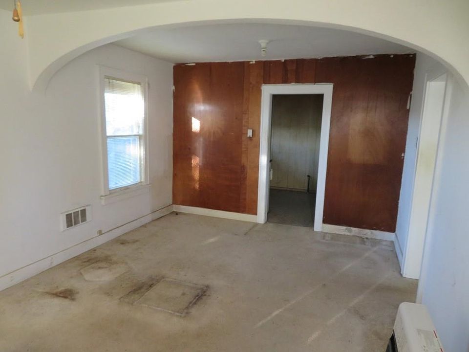 330 S Main St, Wayne, NE 68787 Zillow