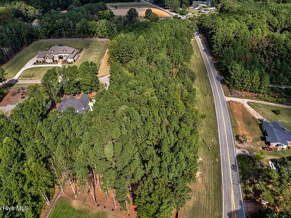 4th image of 3327 Oak Leaf Drive
