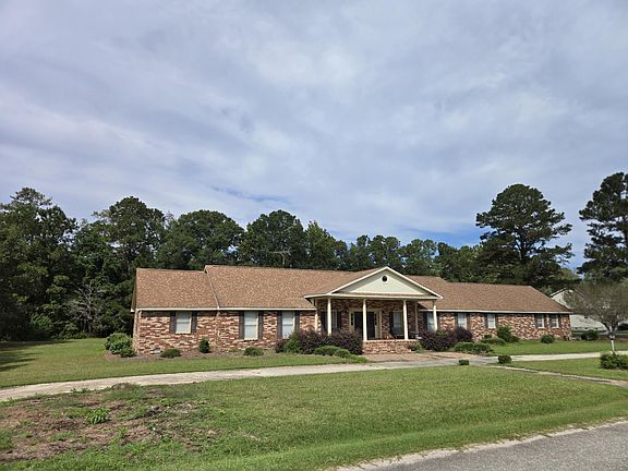 2nd image of 224 Country Club Blvd