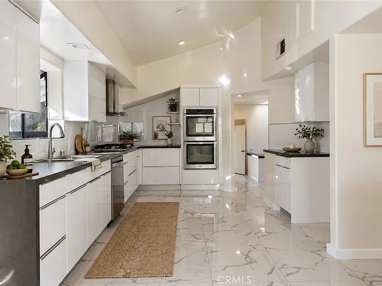5226 Medina Rd — Photo 8