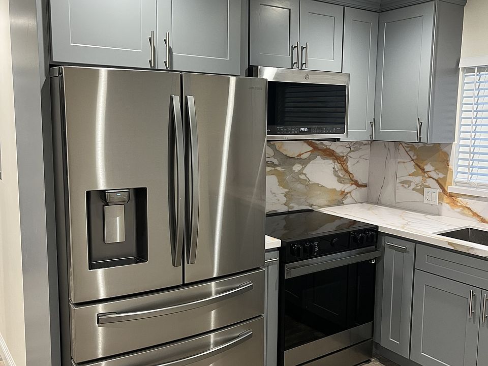 1st image of 1361 E 42nd Pl