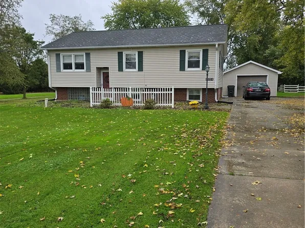 10004 McCallum Ave NE, Alliance, OH 44601