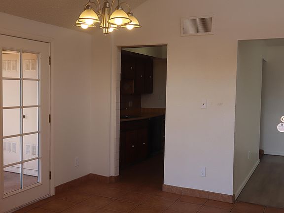 3rd image of 20 E BERRIDGE Drive