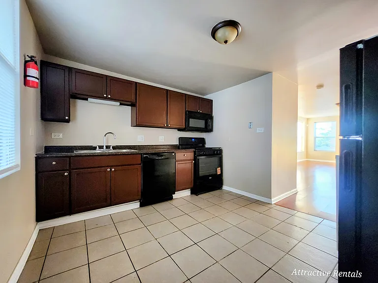 1641 W 77th St #2W — Photo 6
