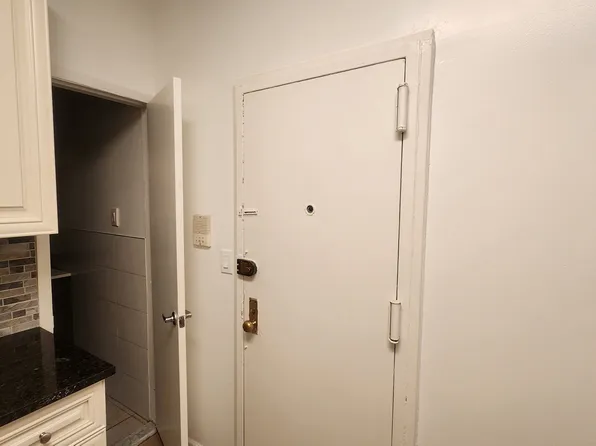 765 Coney Island Avenue image 7 of 33