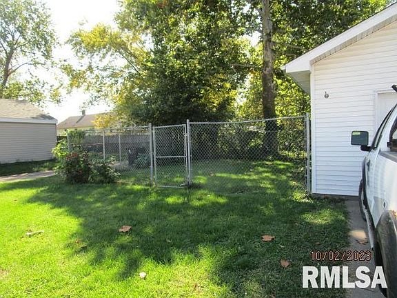 5th image of 1700 S Laramie St