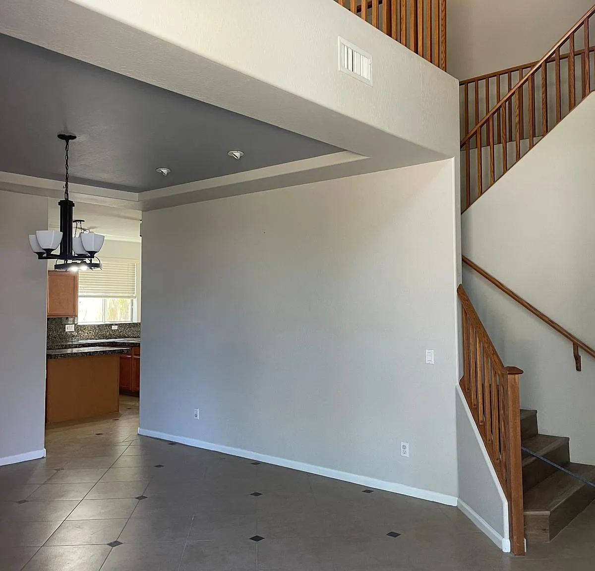 4 bed, 2.5 bath, 3136 sqft, $3,450 — Photo 4