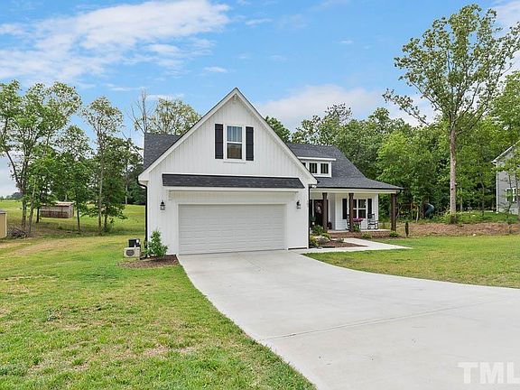 3rd image of 107 Village Dr