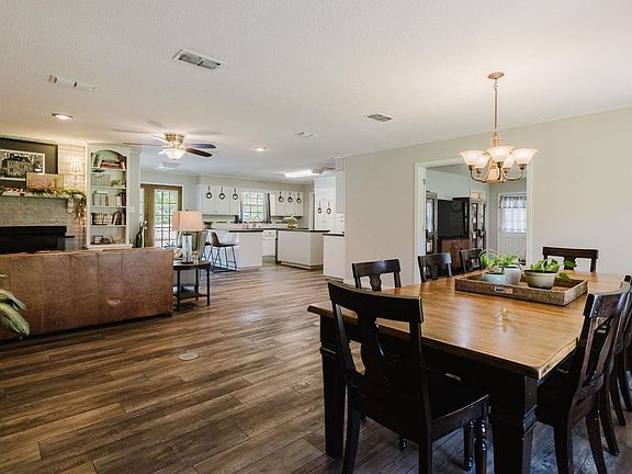 5th image of 15 Dogwood Dr
