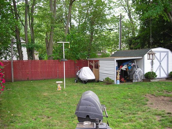 3rd image of 1647 Slayton Ave