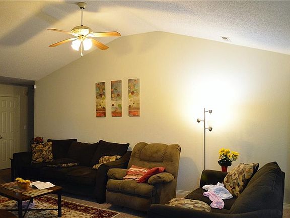 4th image of 4292 W Bell Flower Dr