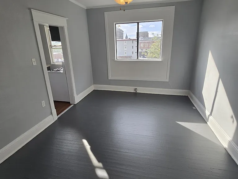 425 Monroe St #4 — Photo 3