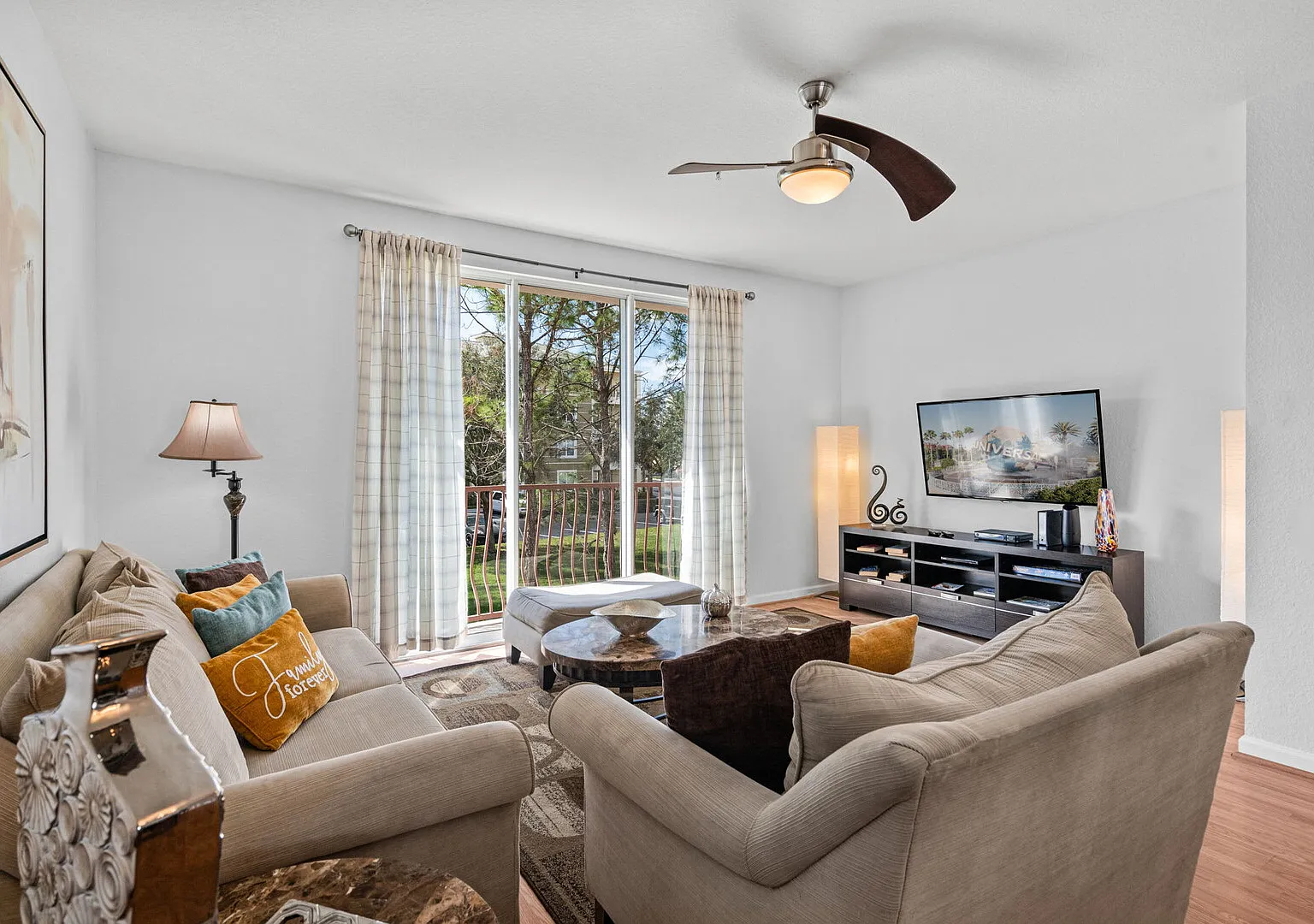 Comfortable 3BR Near Convention Center & Epic Park — Photo 1