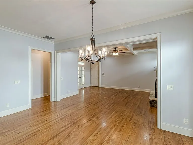 1645 Woodward Way — Photo 33