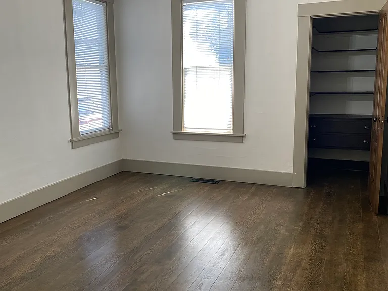 578 Broadway — Photo 25
