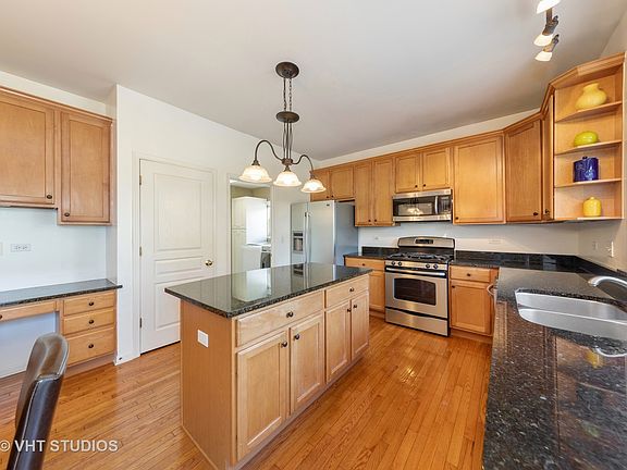 5th image of 12922 Bradford Ln