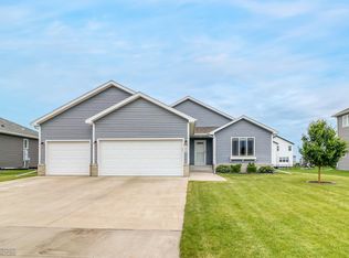 488 Beechcraft Blvd, Kindred, ND 58051