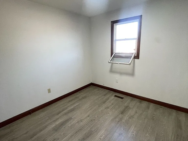 60 Normandy Cres #MAIN — Photo 17