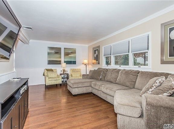3rd image of 108 Cherry Ln