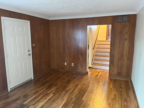 5th image of 2095 Michigan Blvd