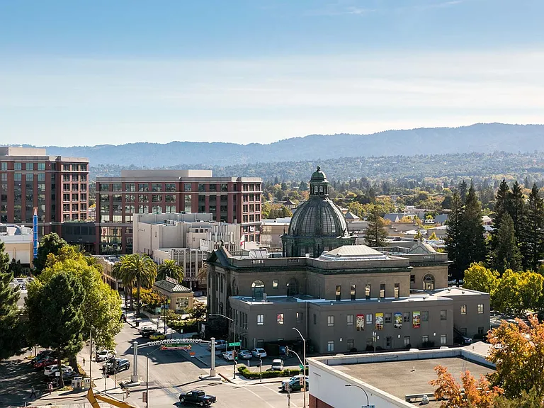 Amazing views of the city right from your balcony