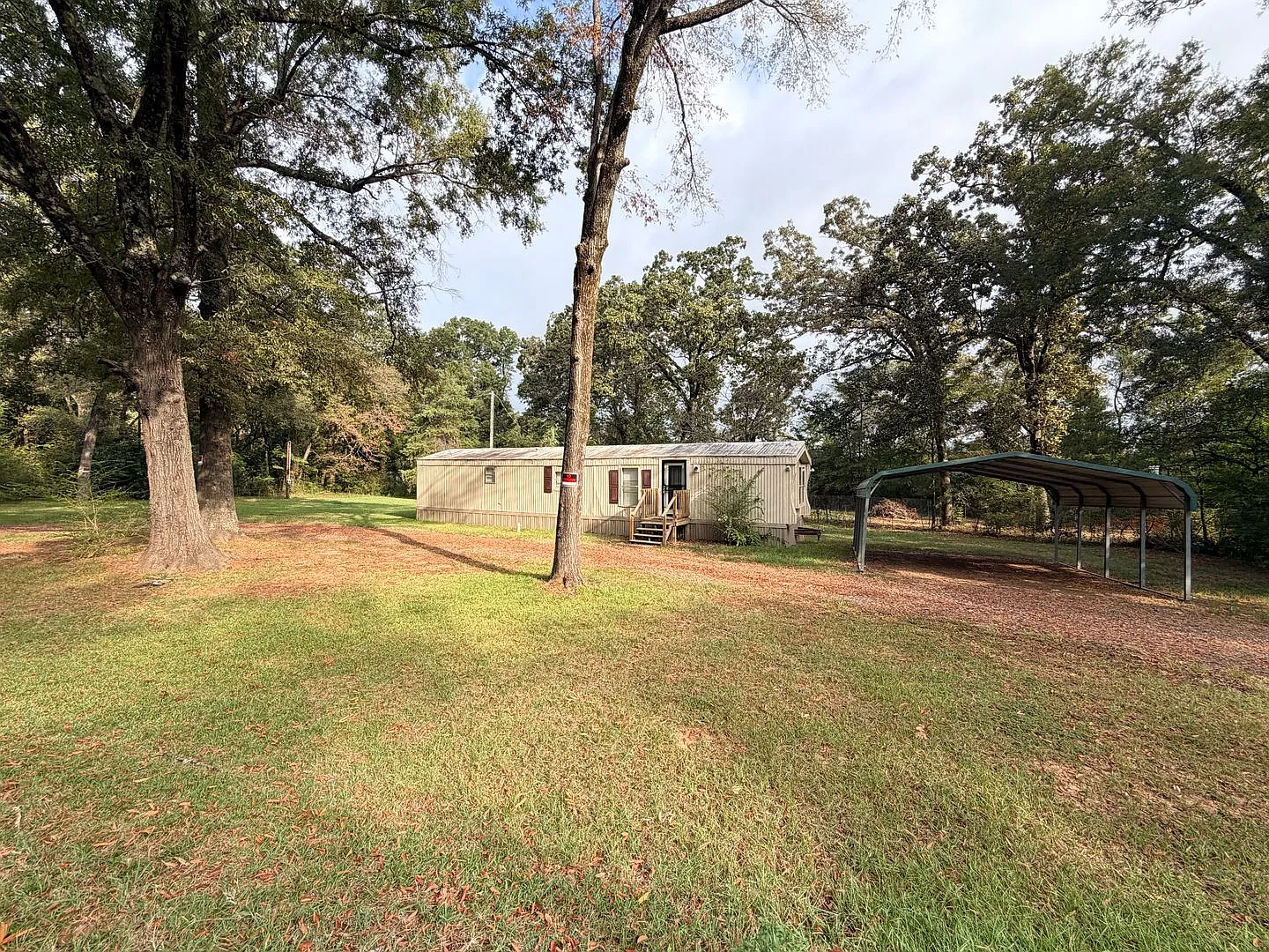 Large lot close to the Cross Lake — Photo 1