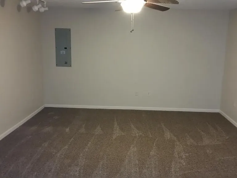 1078 Fairlane Ct — Photo 10