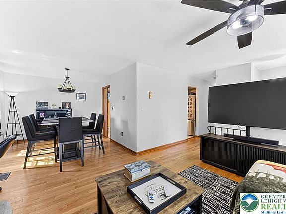 5th image of 2716 Plymouth Dr
